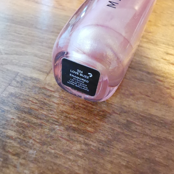 Marc Jacobs Enamored Hi Shine Lip Lacquer in 324 Love buzz - Picture 2 of 2